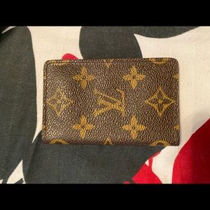 SOLD!! LV cardholder